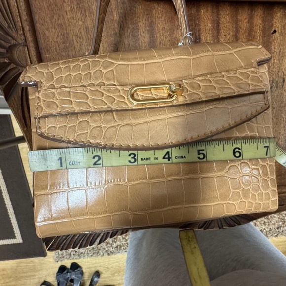 a.New.Day,Woman,2 purse+handbags $22,Each,Honey coffe,Zip,Pockets,Faux Leather.! - Picture 12 of 16